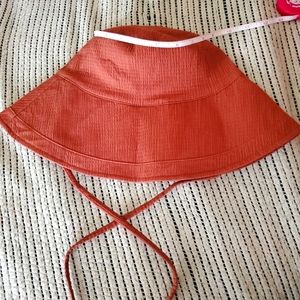 Gap seersucker sunhat S/M NWT
